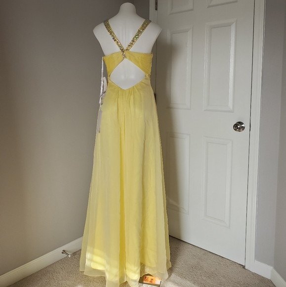 Event Dress - Picture 2 of 4